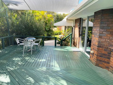 Woorim Secluded Palms Villa - Accommodation Mount Tamborine 0