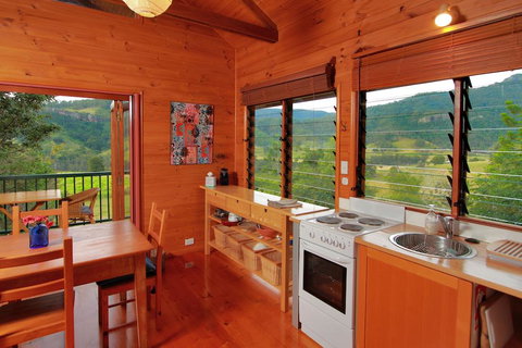 Worendo Cottages - Accommodation Mount Tamborine 2
