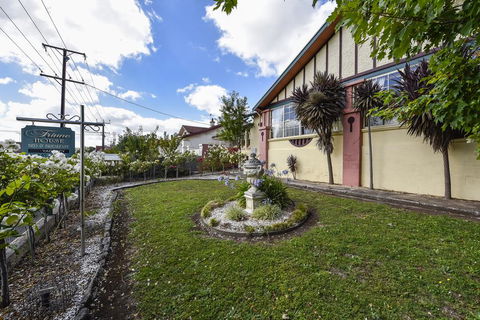 Wyatt Guest House - Accommodation Mount Tamborine 3