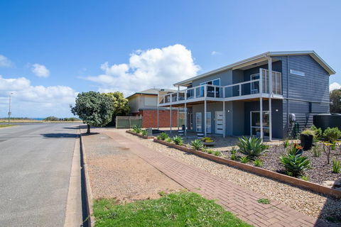 Xanadu - Aldinga Beach - Accommodation Mount Tamborine 1