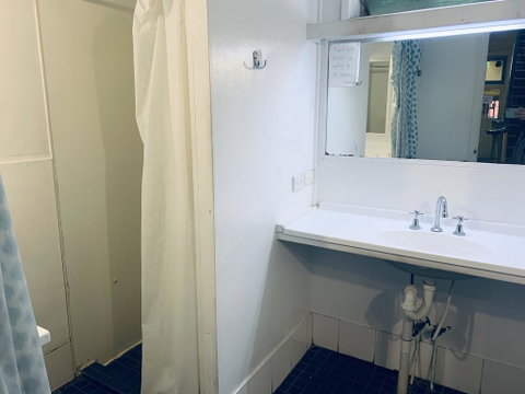 Yellow Submarine Backpackers - Accommodation Mount Tamborine 1
