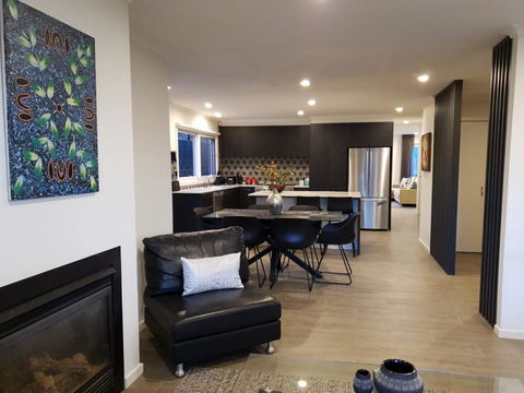 Your Home Away From Home - Accommodation Mount Tamborine 3