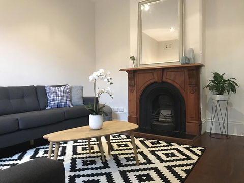 Zaara - Accommodation Mount Tamborine 0