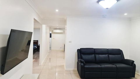 3 Bed Room, Luxury Home - Accommodation Mount Tamborine 1