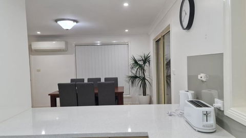 3 Bed Room, Luxury Home - Accommodation Mount Tamborine 2