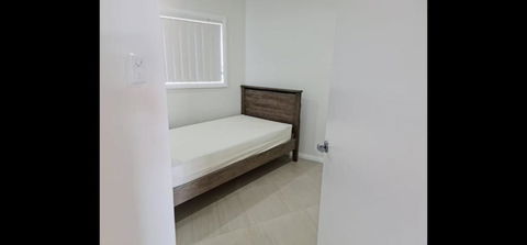2 Bedroom Modern Home At 61A Glenn St Dean Park NSW - Accommodation Mount Tamborine 3