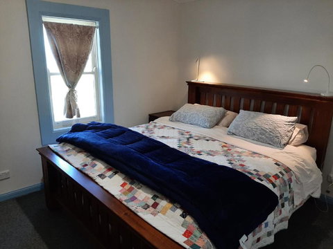 Alloway Bank - Accommodation Mount Tamborine 4
