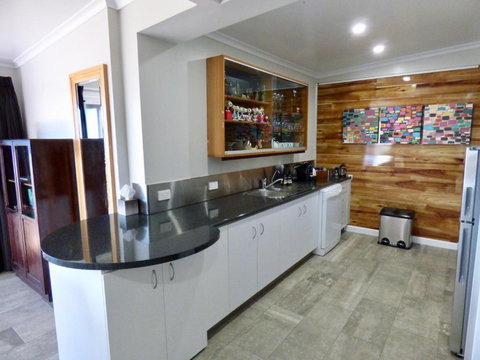 ArtHOUSE Beachfront Accommodation - Accommodation Mount Tamborine 3