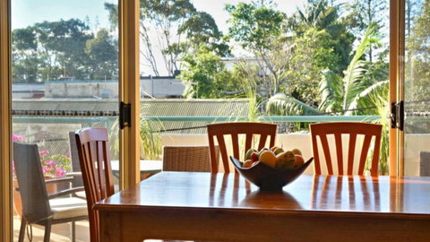 At Elizabeths - Accommodation Mount Tamborine 0