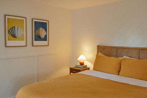 BAY PROPERTIES . The Sailors Bungalow - Accommodation Mount Tamborine 3