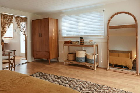BAY PROPERTIES . The Sailors Bungalow - Accommodation Mount Tamborine 4