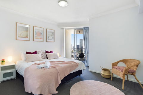 Chevron Renaissance Ocean View - Accommodation Mount Tamborine 4