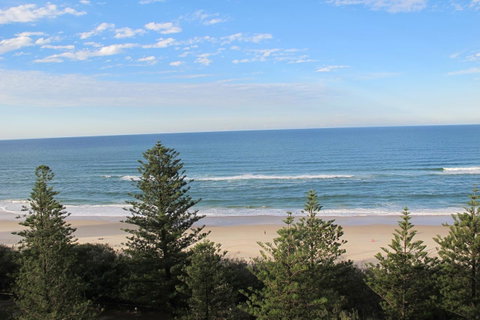 Pacific Regis Beachfront Holiday Apartments - Accommodation Mount Tamborine 11