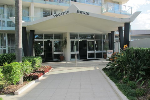 Pacific Regis Beachfront Holiday Apartments - Accommodation Mount Tamborine 10