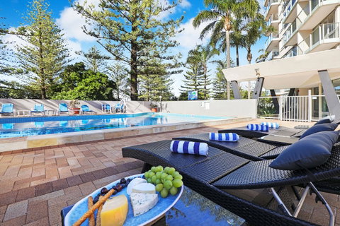 Pacific Regis Beachfront Holiday Apartments - Accommodation Mount Tamborine 1