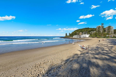Pacific Regis Beachfront Holiday Apartments - Accommodation Mount Tamborine 2