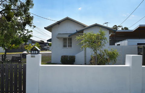 Absolute Waterfront - Accommodation Mount Tamborine 6