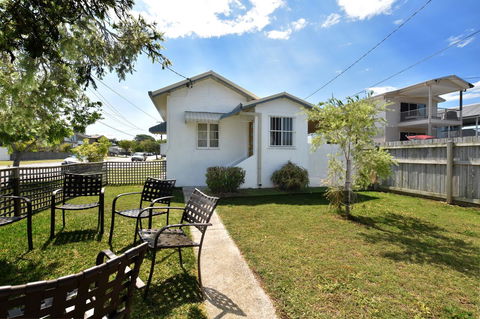 Absolute Waterfront - Accommodation Mount Tamborine 5