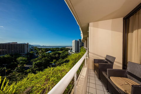 Hilton Cairns - Accommodation Mount Tamborine 27