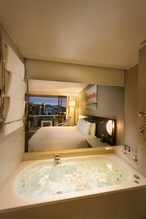 Hilton Cairns - Accommodation Mount Tamborine 22