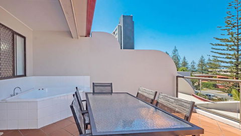 Burleigh On The Beach - Accommodation Mount Tamborine 27