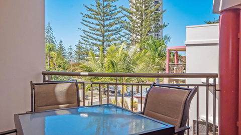 Burleigh On The Beach - Accommodation Mount Tamborine 2