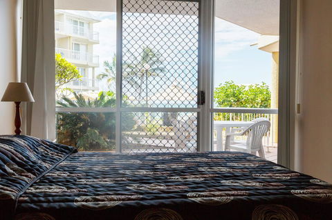 Crystal Beachfront Apartments - Accommodation Mount Tamborine 40