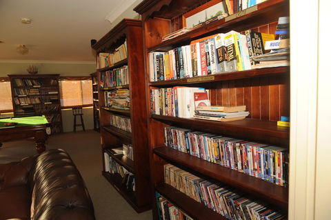 Waterfront At White Patch - Accommodation Mount Tamborine 11