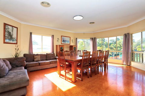 Waterfront At White Patch - Accommodation Mount Tamborine 27