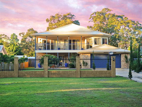 Waterfront At White Patch - Accommodation Mount Tamborine 2