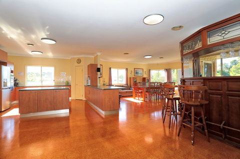 Waterfront At White Patch - Accommodation Mount Tamborine 39
