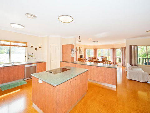 Waterfront At White Patch - Accommodation Mount Tamborine 14