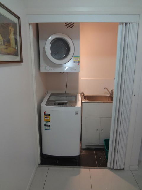 Keith's Sister - Accommodation Mount Tamborine 34