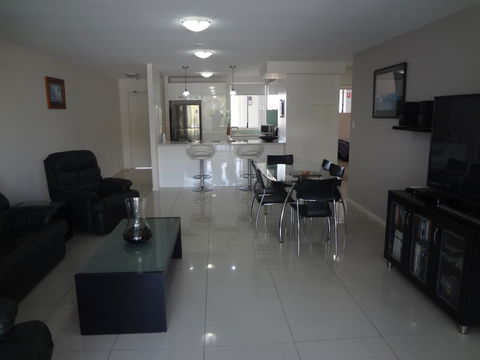 Keith's Sister - Accommodation Mount Tamborine 13