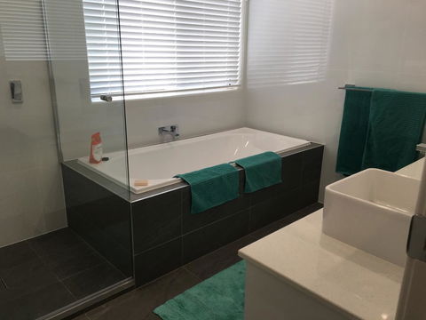 Modern Beach Villa - Accommodation Mount Tamborine 7