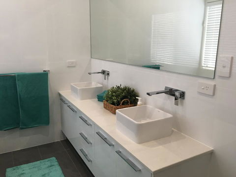 Modern Beach Villa - Accommodation Mount Tamborine 6