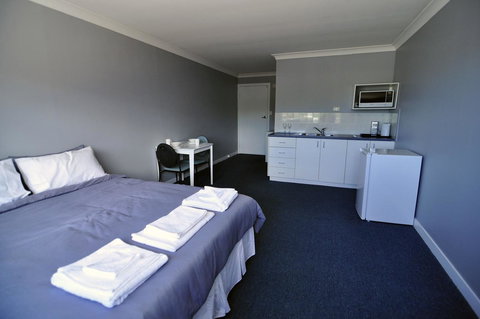 Bribie Island Square - Accommodation Mount Tamborine 0