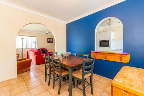 Fantastic Views From This Top Floor Unit! - Accommodation Mount Tamborine 2
