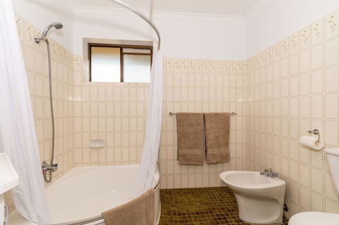 Spacious Family Unit With Incredible Views. - Accommodation Mount Tamborine 14