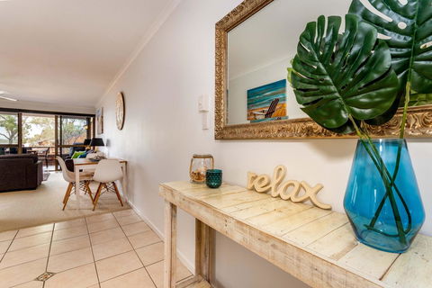 Spacious Family Unit With Incredible Views. - Accommodation Mount Tamborine 5