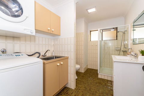 Spacious Family Unit With Incredible Views. - Accommodation Mount Tamborine 13