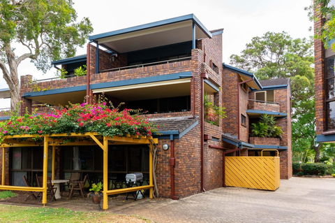 Spacious Family Unit With Incredible Views. - Accommodation Mount Tamborine 2