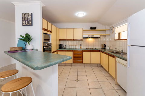 Spacious Family Unit With Incredible Views. - Accommodation Mount Tamborine 11