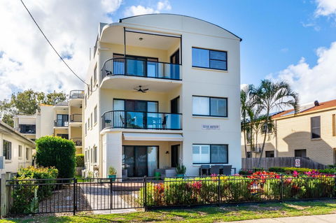 Waterfront Views From Private Rooftop Balcony - Bayview South Esp, Bongaree - Accommodation Mount Tamborine 0