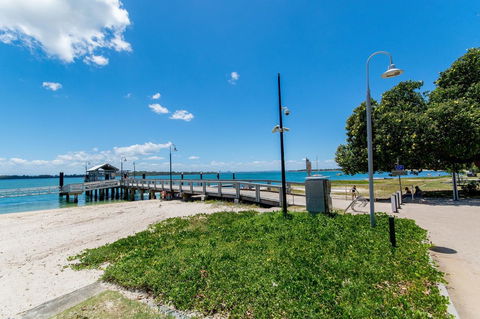 Waterfront Views From Private Rooftop Balcony - Bayview South Esp, Bongaree - Accommodation Mount Tamborine 10