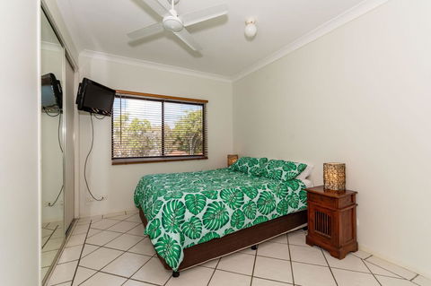 Waterfront Views From Private Rooftop Balcony - Bayview South Esp, Bongaree - Accommodation Mount Tamborine 11