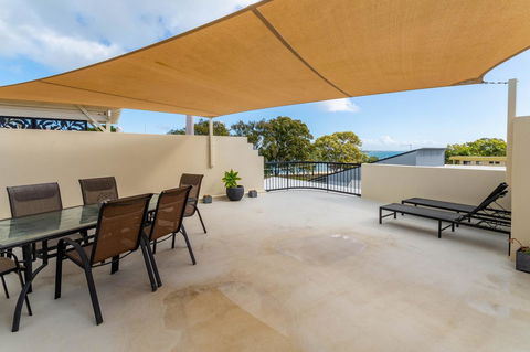 Waterfront Views From Private Rooftop Balcony - Bayview South Esp, Bongaree - Accommodation Mount Tamborine 2