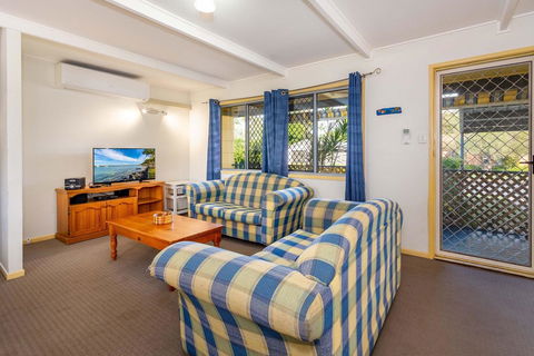 Pet Friendly Cottage In The Heart Of Bribie - Wirraway St, Bongaree - Accommodation Mount Tamborine 0