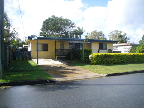 Pet Friendly Cottage In The Heart Of Bribie - Wirraway St, Bongaree - Accommodation Mount Tamborine 15