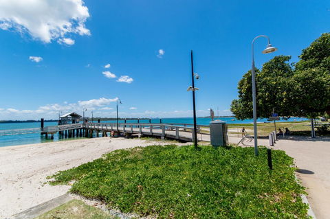 Waterfront Retreat With Room For A Boat - Welsby Pde, Bongaree - Accommodation Mount Tamborine 4